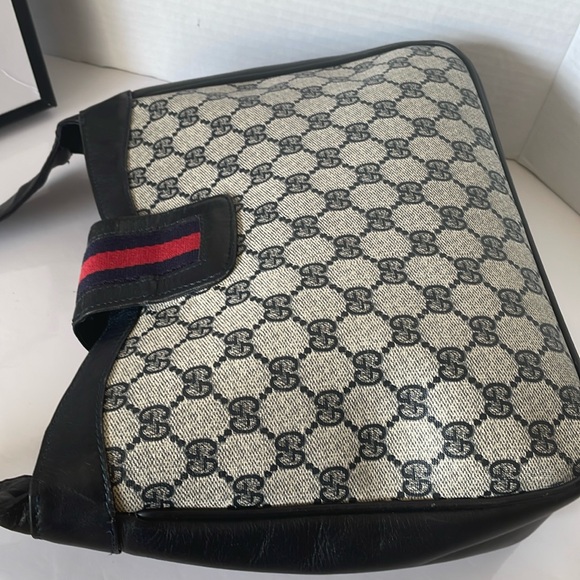 Authentic Gucci Canvas Sherry Line Shoulder Bag. - Picture 8 of 17